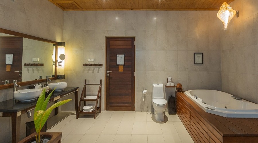 Kuredu Island Resort Bathroom